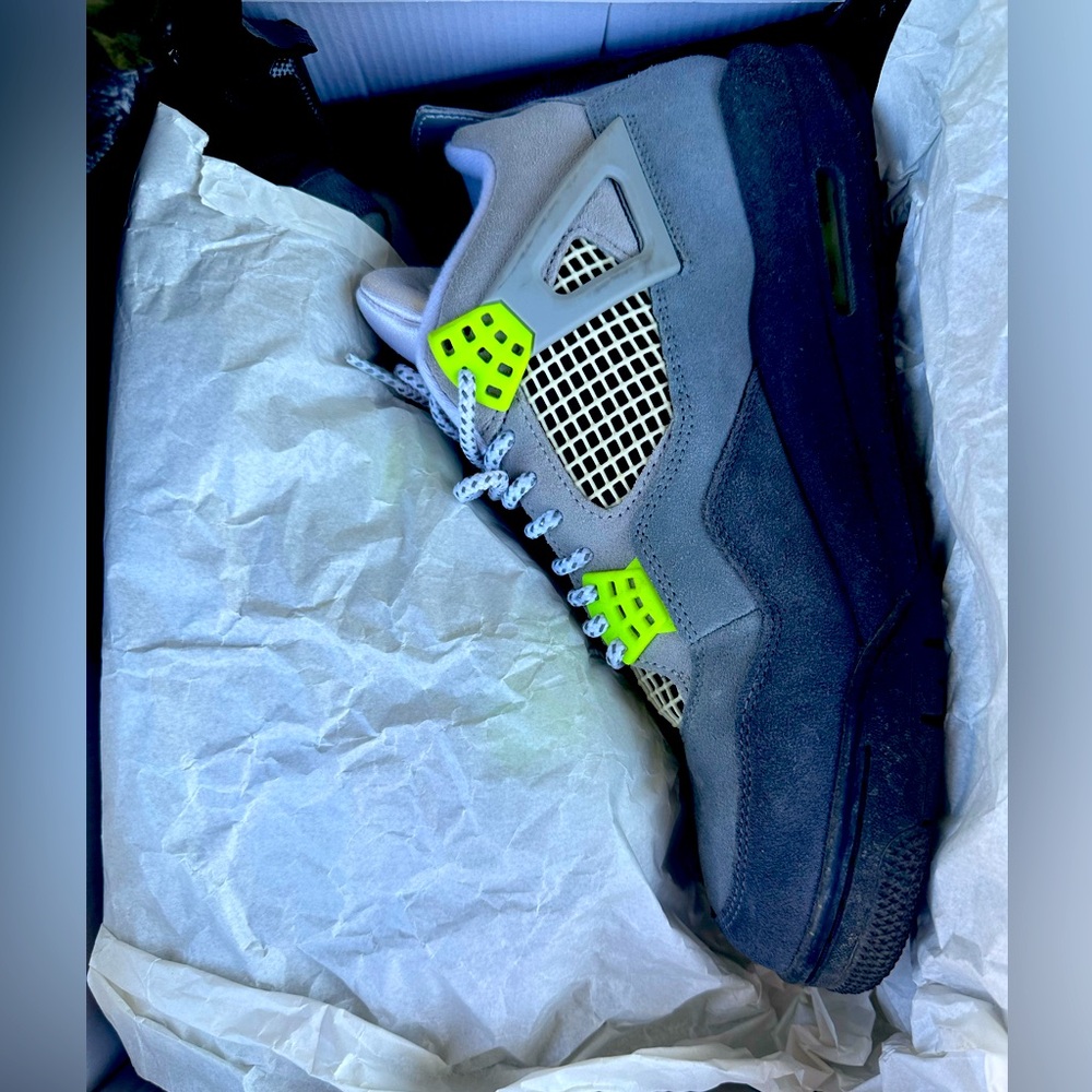 Jordan 4